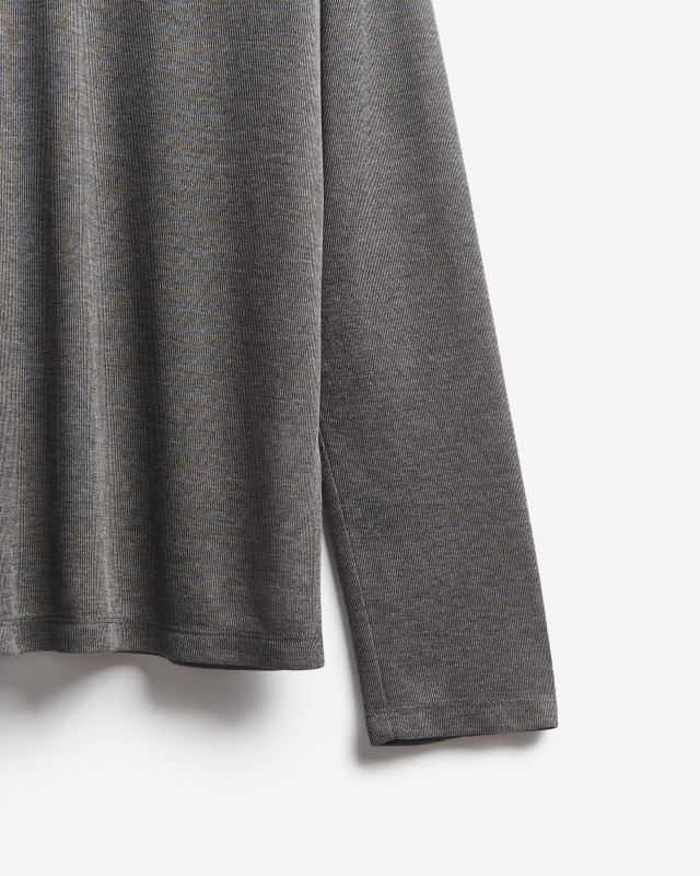 Тонкий трикотажный лонгслив