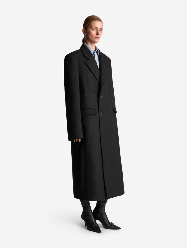 Строгое пальто