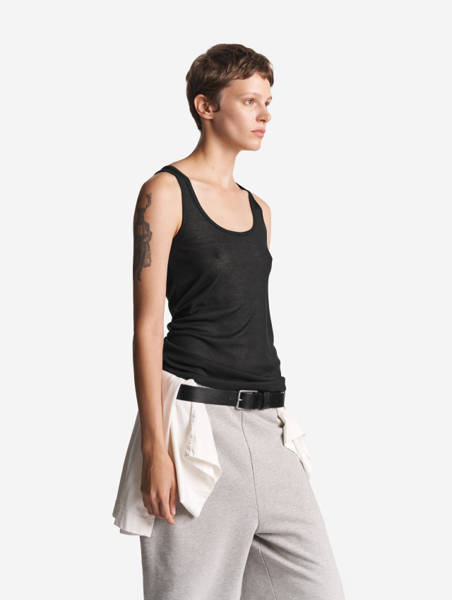 Тонкая трикотажная майка-топ