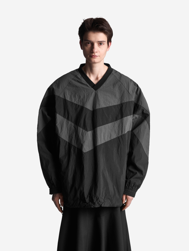 Свитшот из плащевой ткани