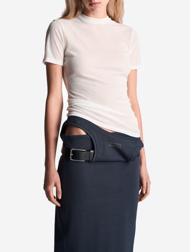 Тонкая трикотажная футболка