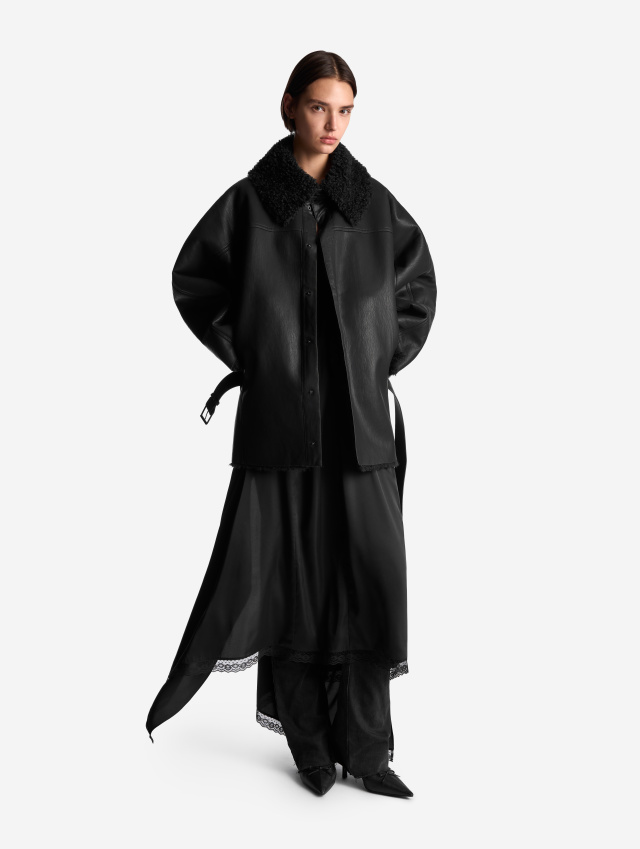 Дубленка с меховым воротником