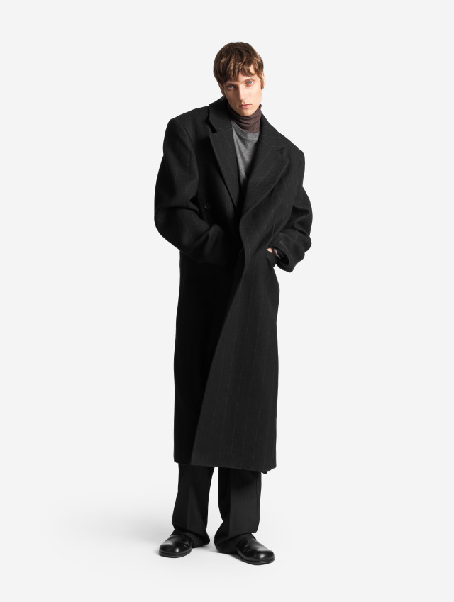 Строгое пальто