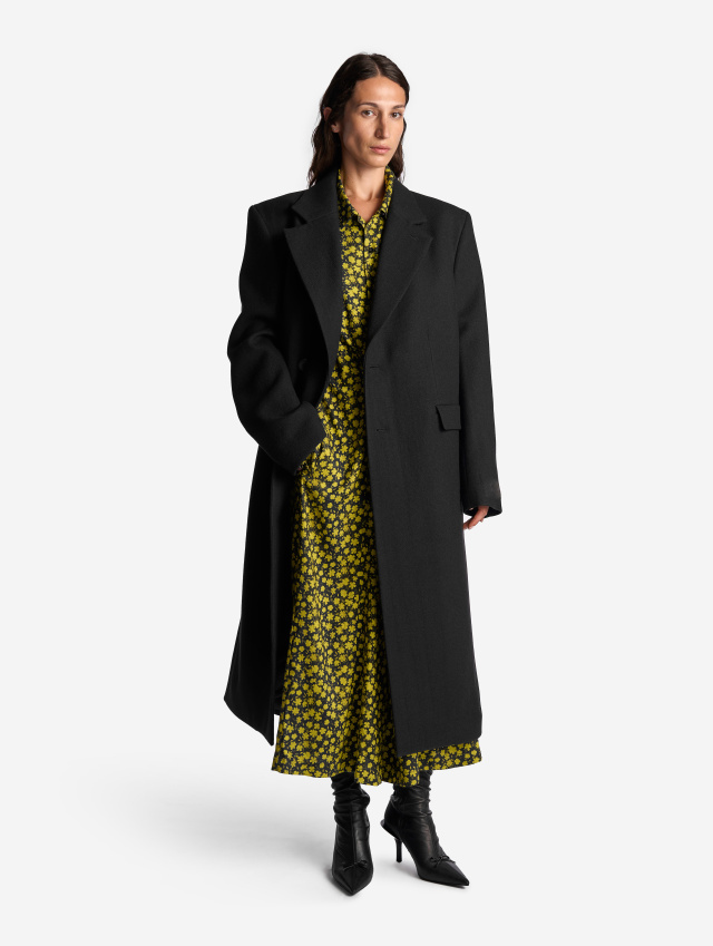 Строгое пальто