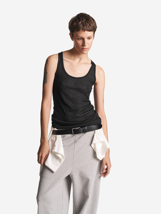 Тонкая трикотажная майка-топ